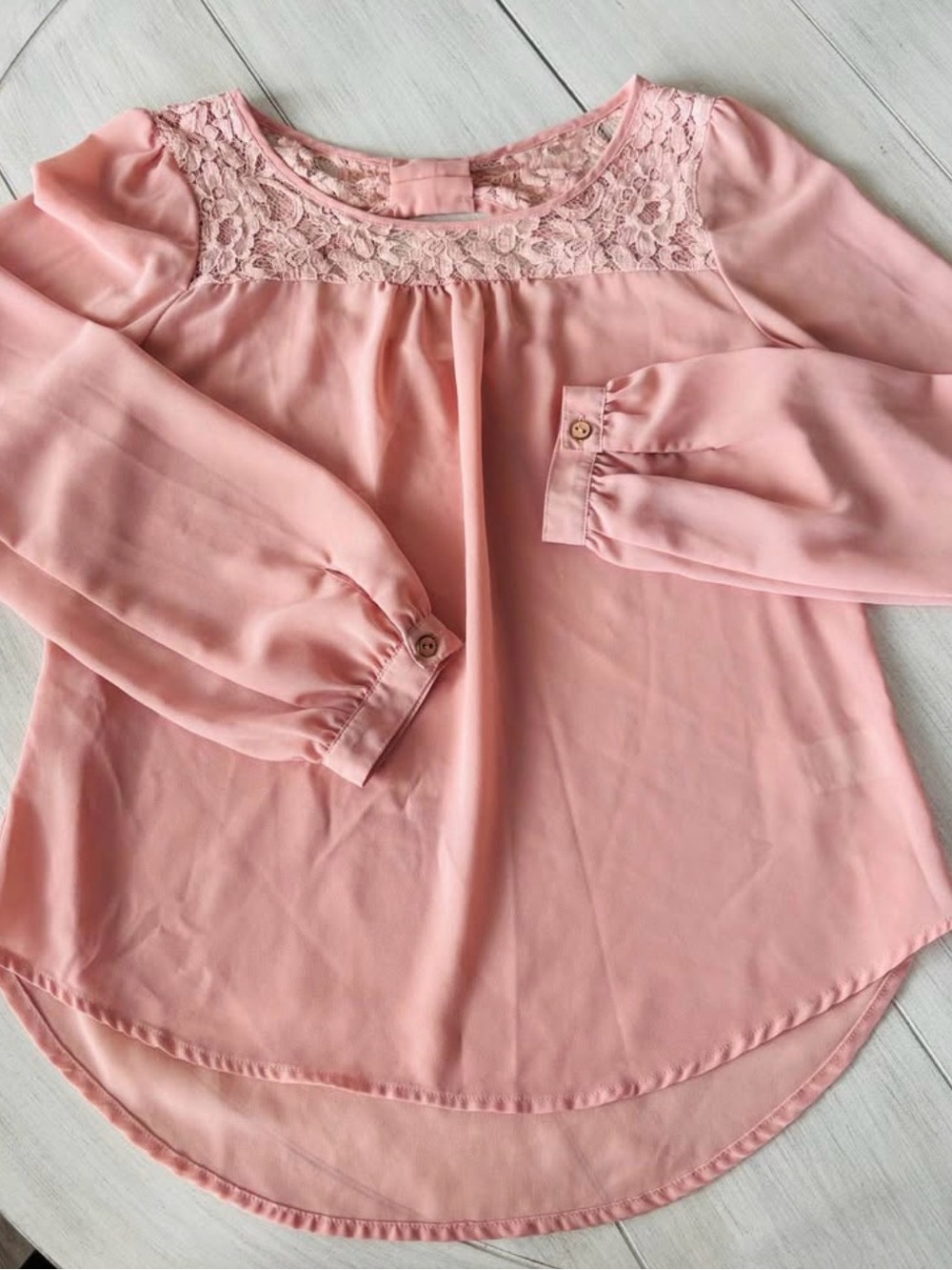 Women’s Lace Long-Sleeve Flowing Top